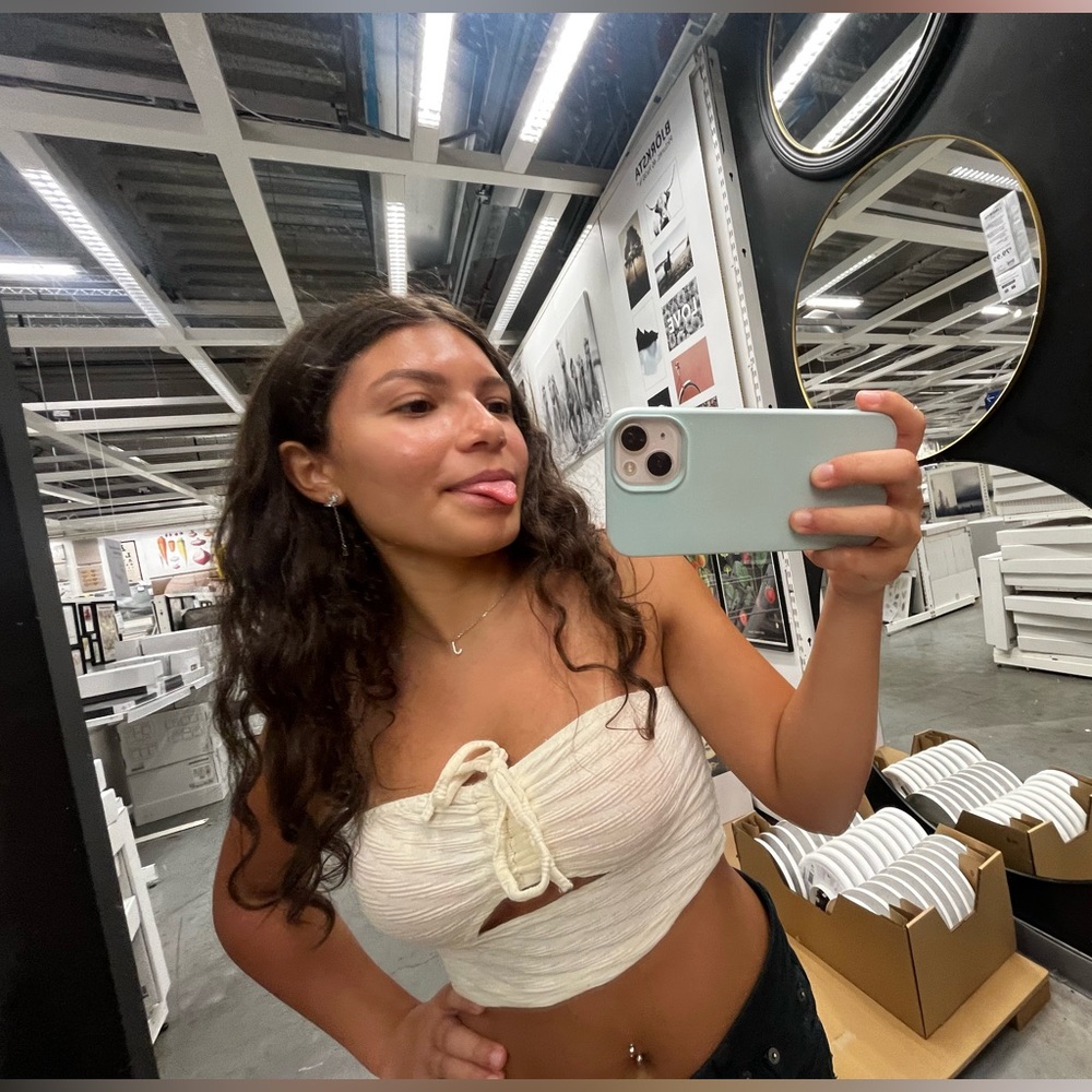 Meet your Posher, Leilani